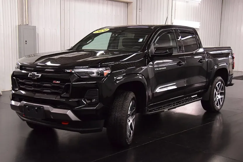 2024 Chevrolet Colorado Z71 photo 1