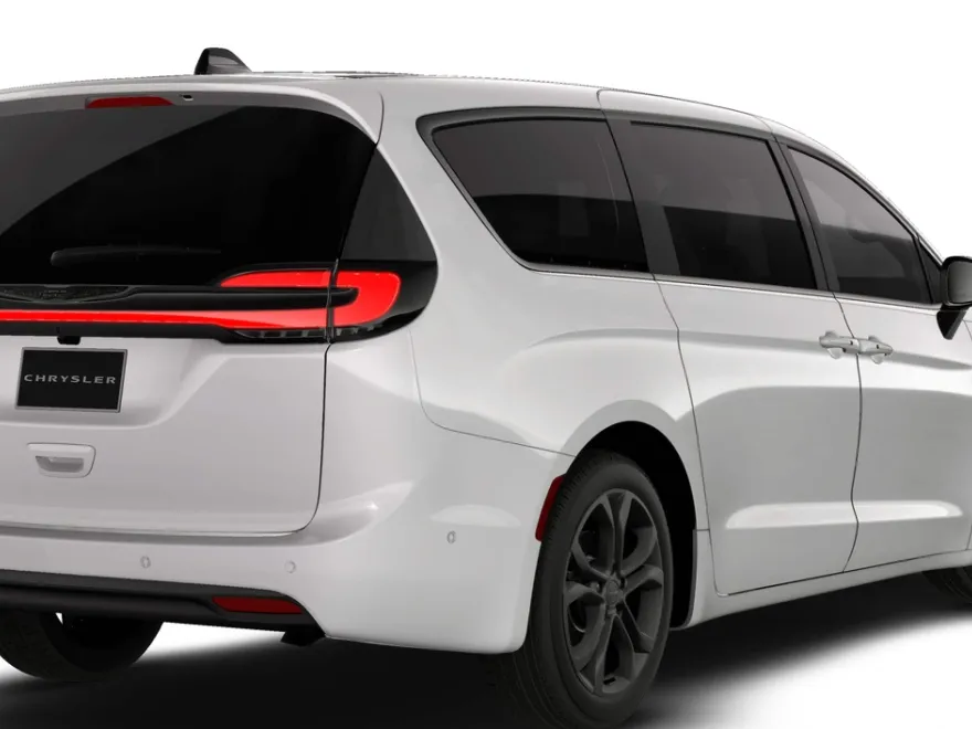 2026 Chrysler Pacifica photo 1