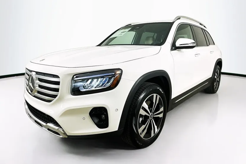 2025 Mercedes Benz GLB 250 4MATIC photo 1