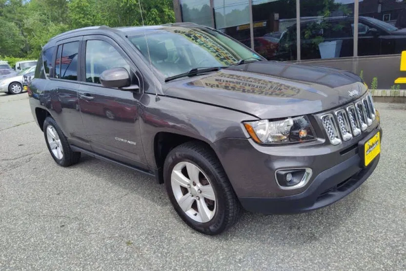 2015 Jeep Compass Latitude photo 1