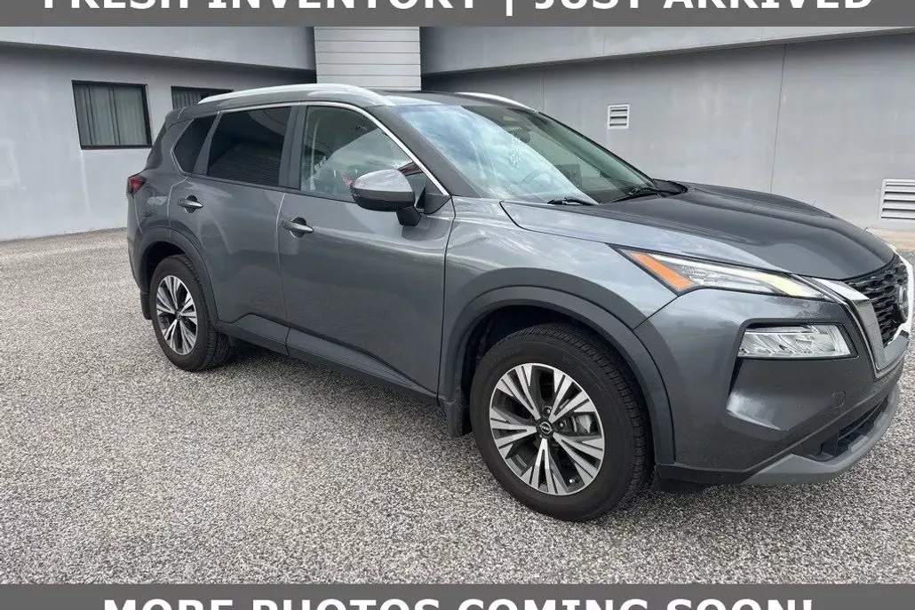 2022 Nissan Rogue SV photo 1
