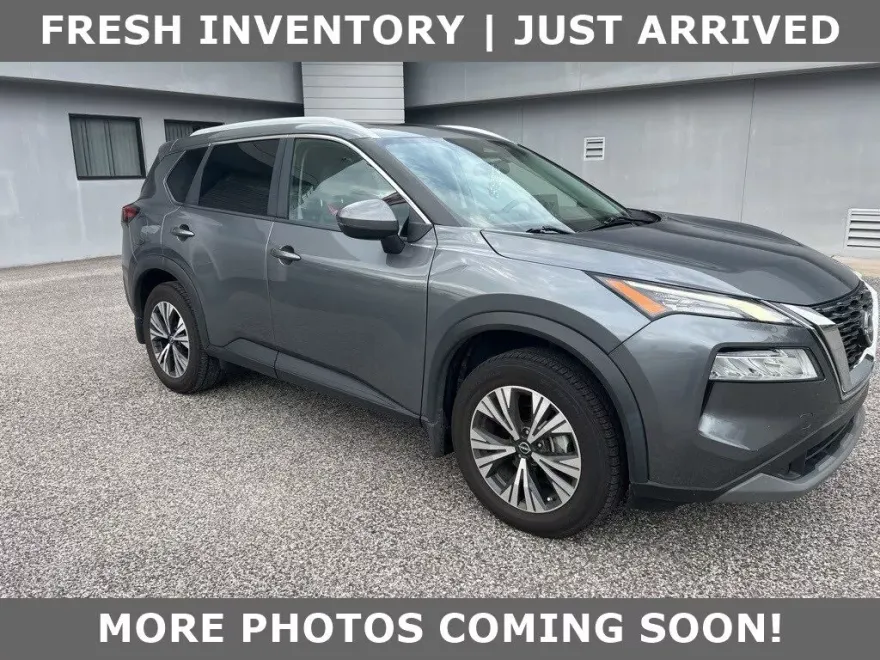 2022 Nissan Rogue SV photo 1