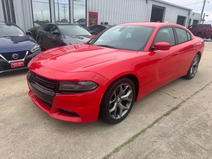 2015 Dodge Charger SXT photo 1