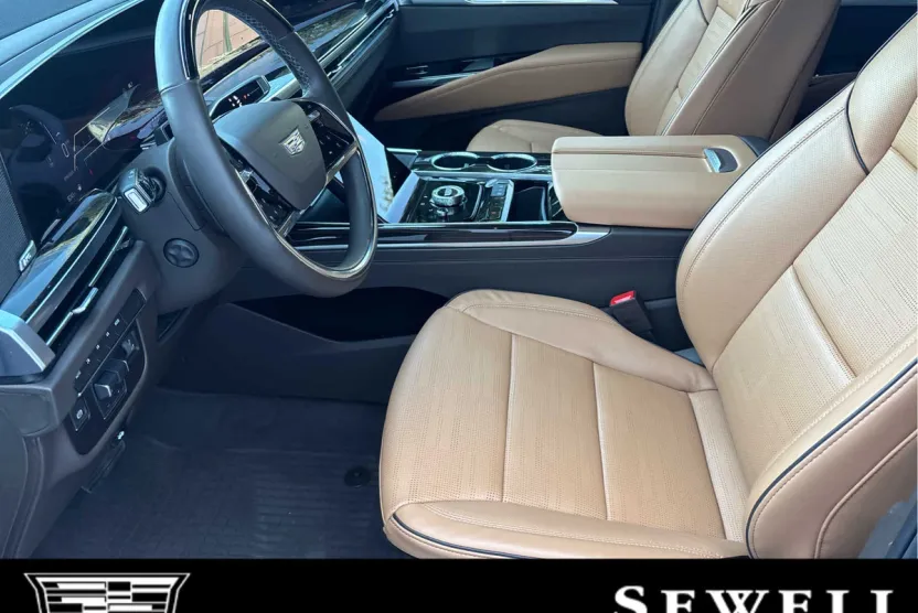 2025 Cadillac Escalade Premium Luxury photo 1