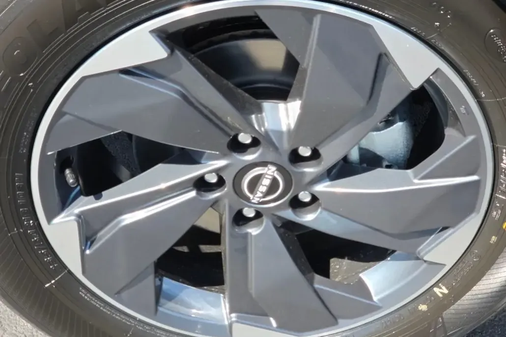 2026 Nissan Rogue SV photo 1