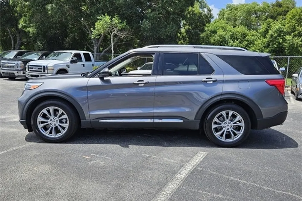 2022 Ford Explorer Limited photo 1
