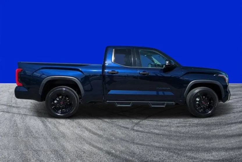 2022 Toyota Tundra SR5 photo 1