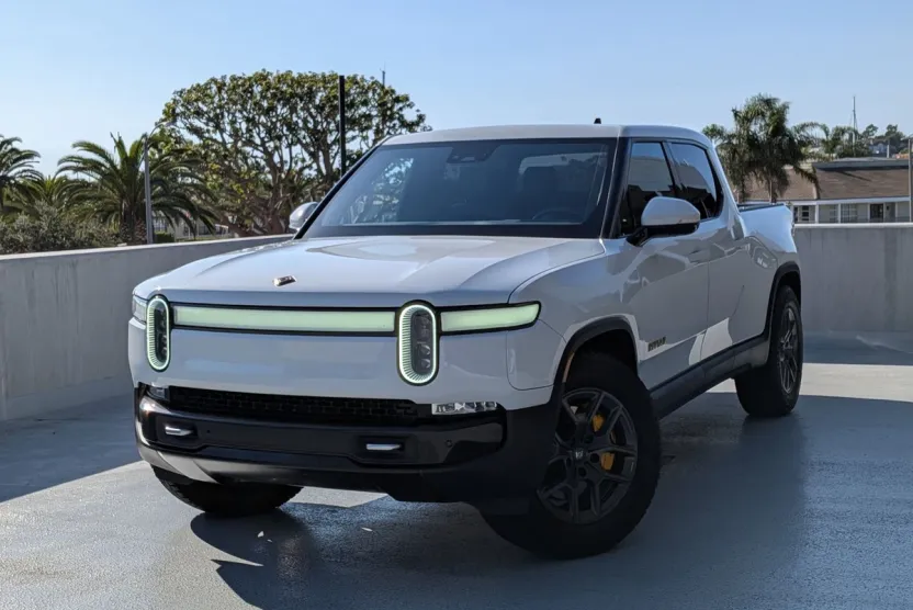 2022 Rivian R1T Launch Edition photo 1
