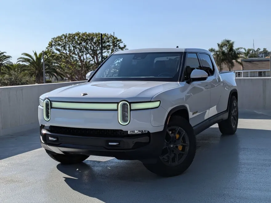 2022 Rivian R1T Launch Edition photo 1