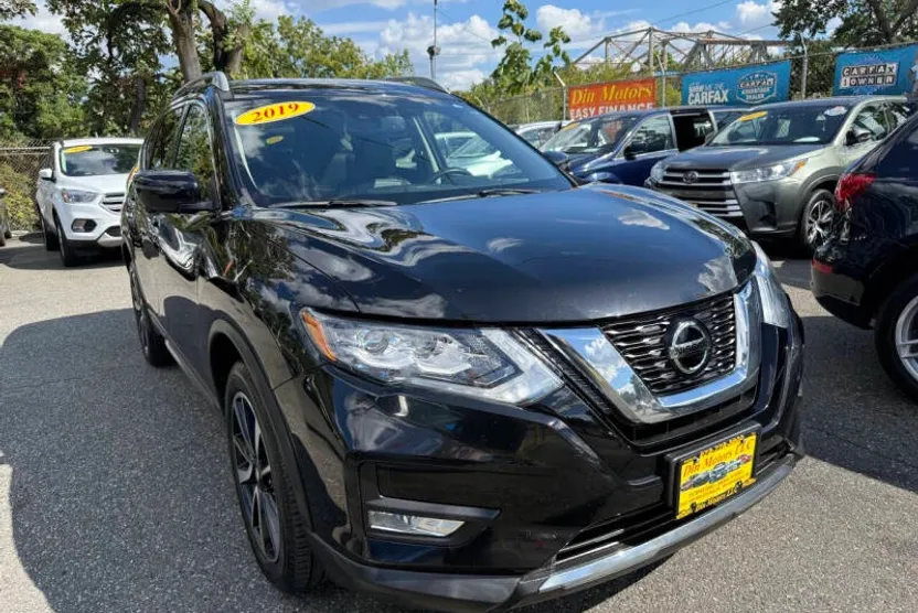 2019 Nissan Rogue SL photo 1