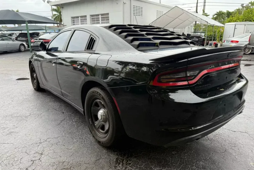 2016 Dodge Charger 5.7L photo 1