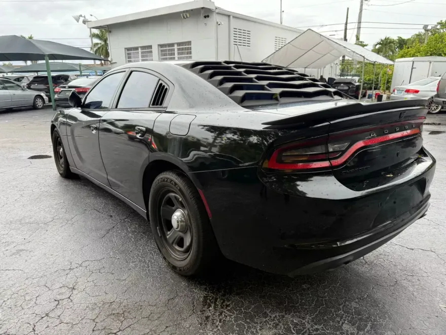 2016 Dodge Charger 5.7L photo 1