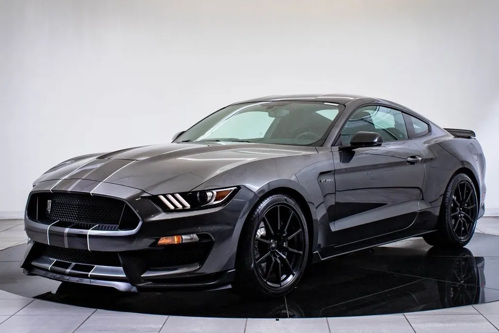 2017 Ford Mustang Shelby GT350 photo 1