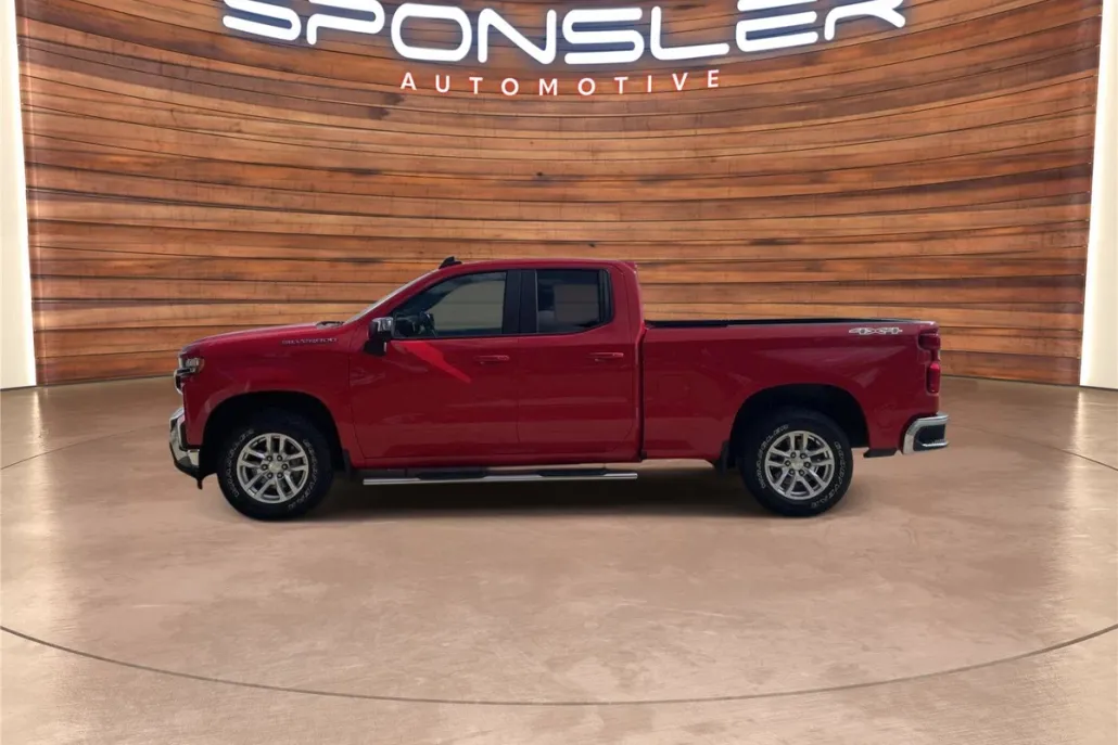 2019 Chevrolet Silverado 1500 LT photo 1