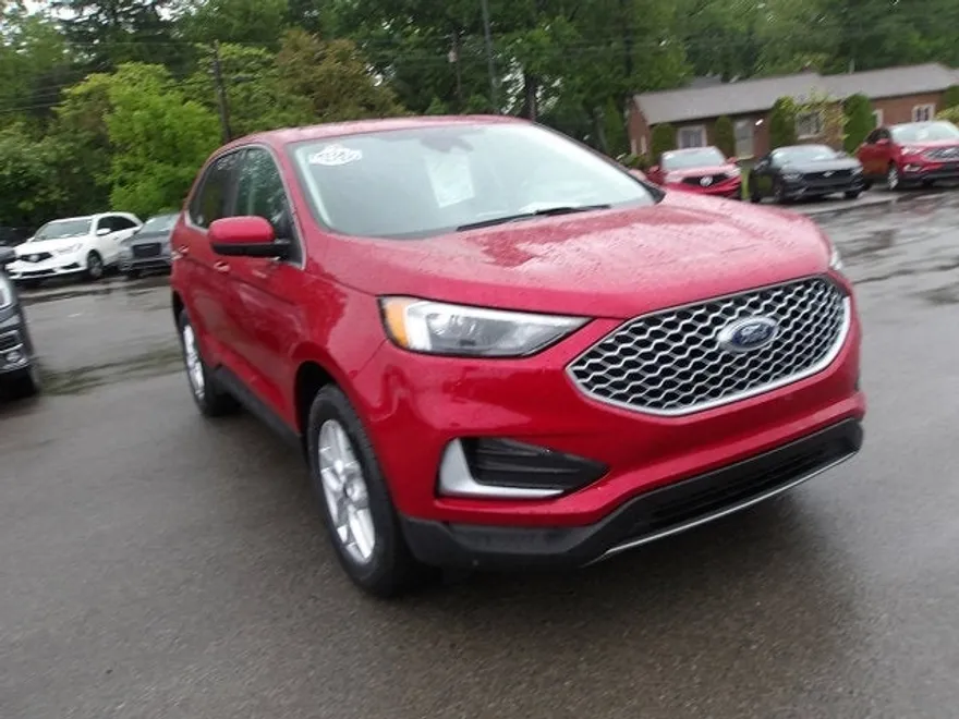 2024 Ford Edge SEL photo 1