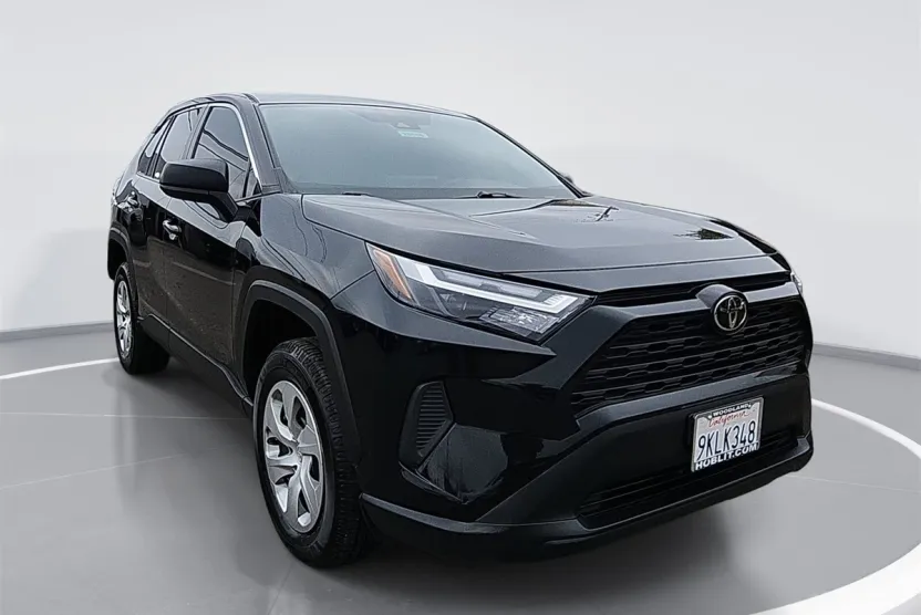 2024 Toyota RAV4 LE photo 1