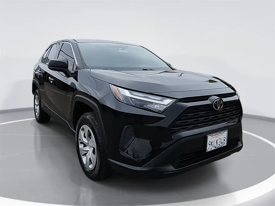 2024 Toyota RAV4 LE photo 1