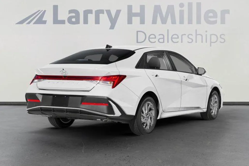 2025 Hyundai Elantra Hybrid Blue photo 1