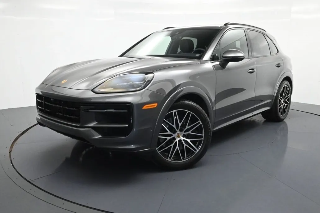 2025 Porsche Cayenne photo 1