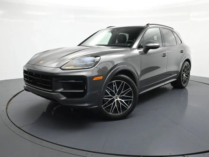 2025 Porsche Cayenne photo 1
