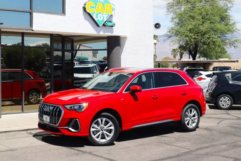2022 Audi Q3 S line Premium photo 1