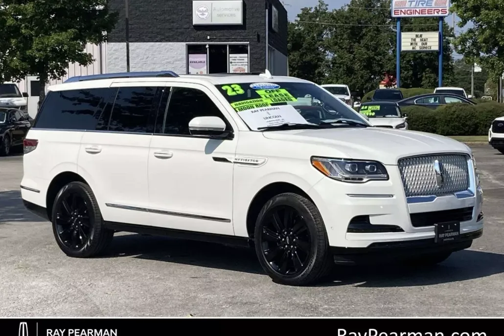 2023 Lincoln Navigator Reserve photo 1