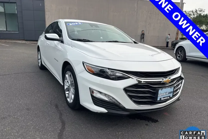 2023 Chevrolet Malibu 1LT photo 1