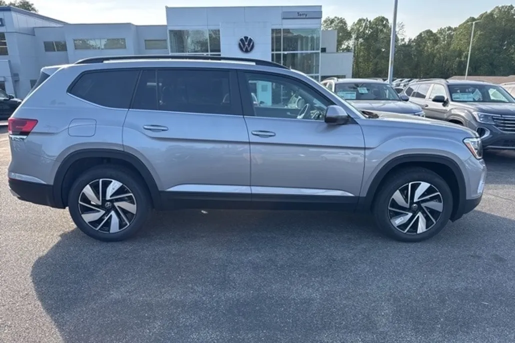 2025 Volkswagen Atlas SE Technology photo 1