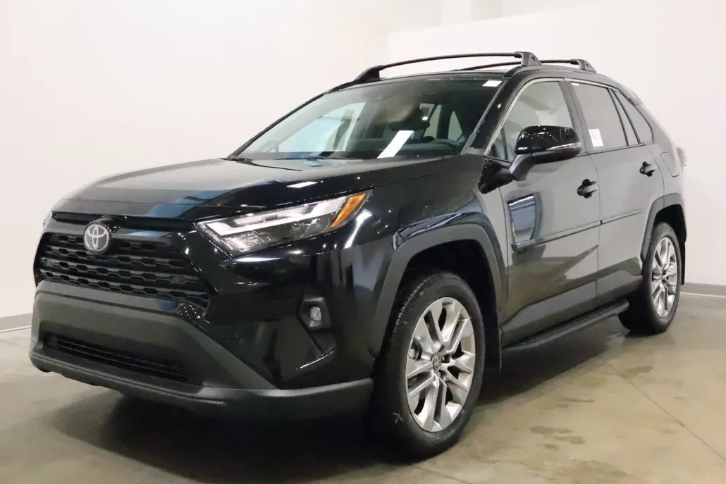 2025 Toyota RAV4 XLE Premium photo 1