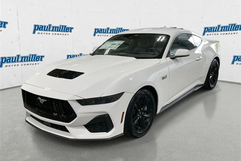 2025 Ford Mustang GT photo 1