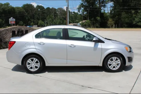 2014 Chevrolet Sonic LT photo 2