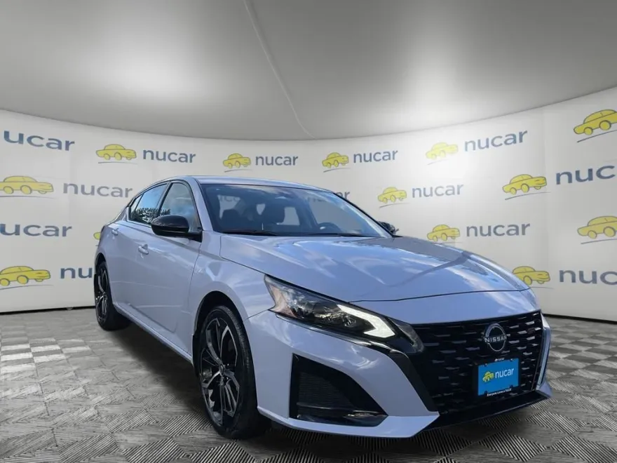 2025 Nissan Altima 2.5 SR photo 1