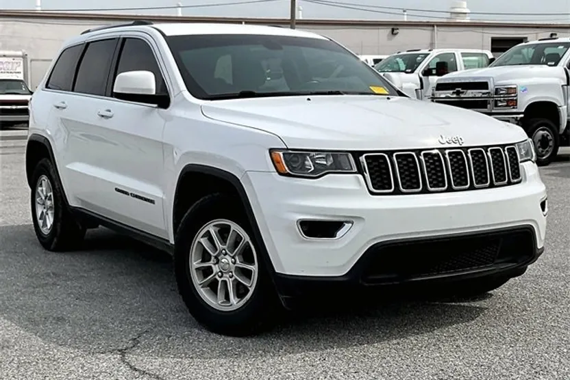 2020 Jeep Grand Cherokee Laredo E photo 1