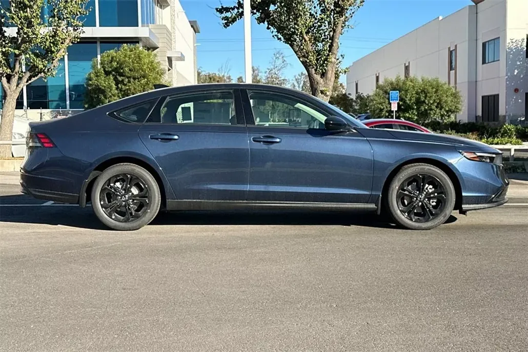 2025 Honda Accord SE photo 1