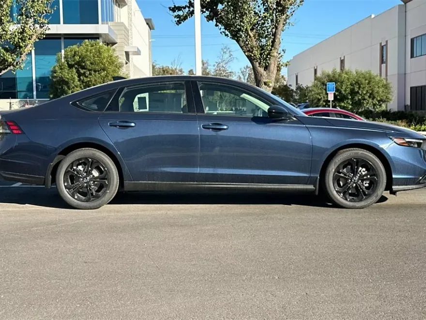 2025 Honda Accord SE photo 1
