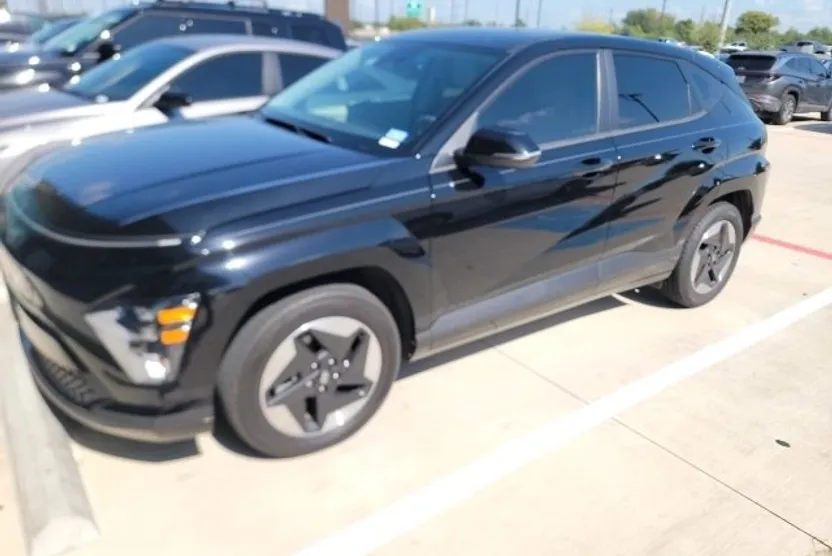 2024 Hyundai Kona Electric SE photo 1