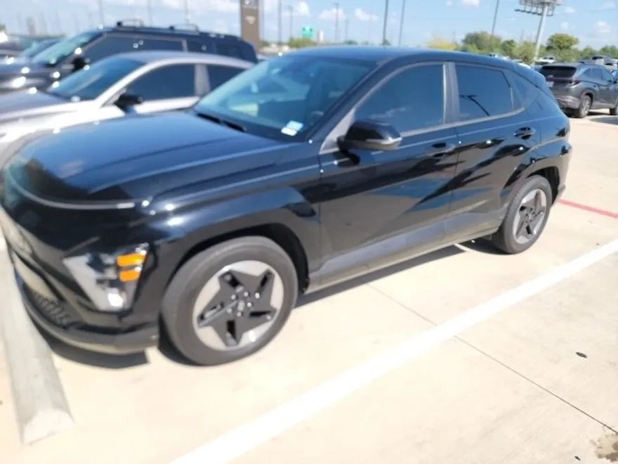 2024 Hyundai Kona Electric SE photo 1