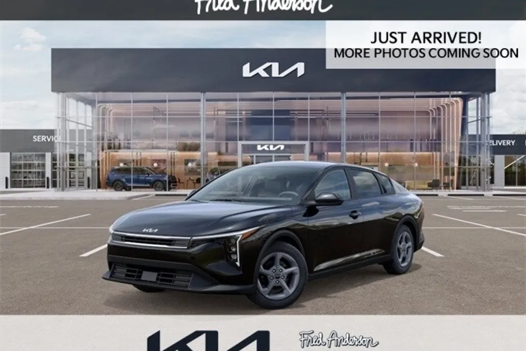 2025 Kia K4 LX photo 1