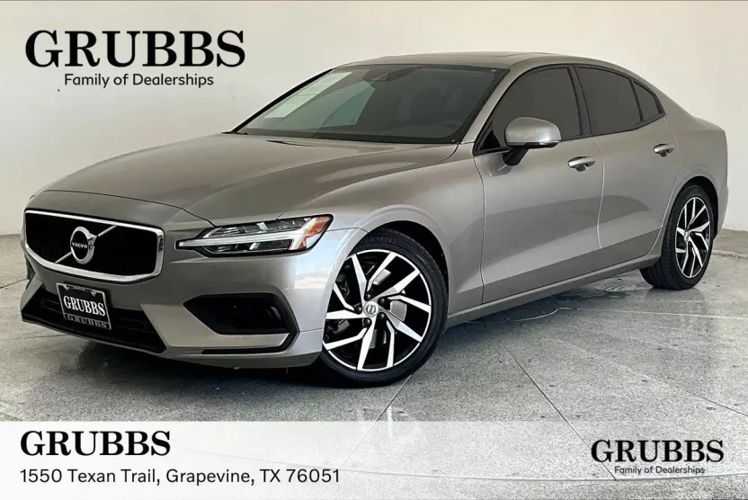 2019 Volvo S60 Momentum photo 1