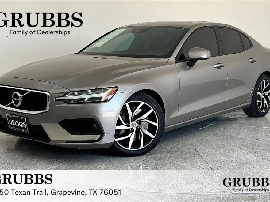 2019 Volvo S60 Momentum photo 1