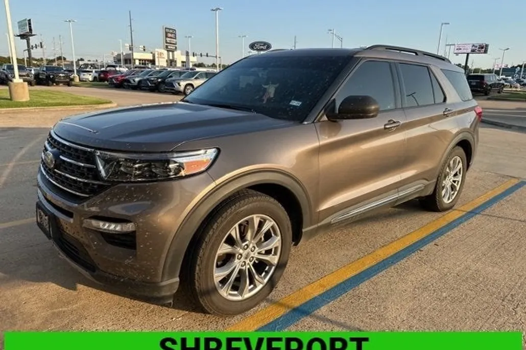 2021 Ford Explorer XLT photo 1