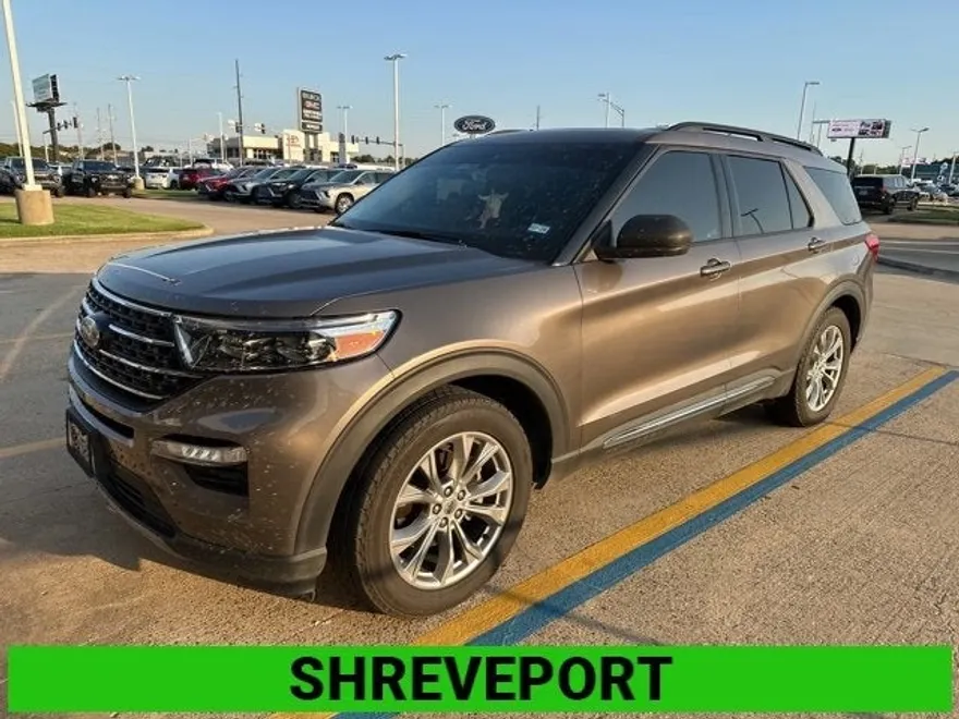 2021 Ford Explorer XLT photo 1