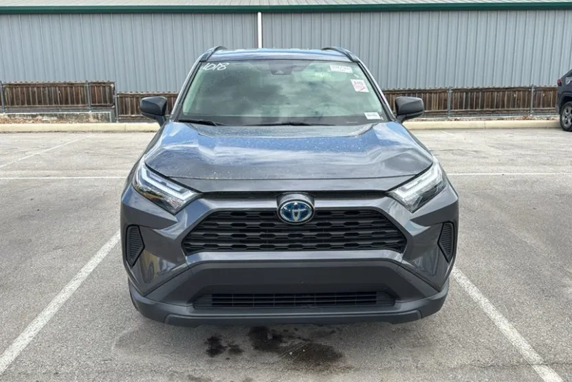 2023 Toyota RAV4 Hybrid LE photo 1