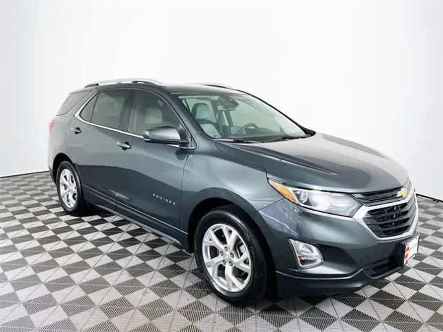 2020 Chevrolet Equinox LT photo 1