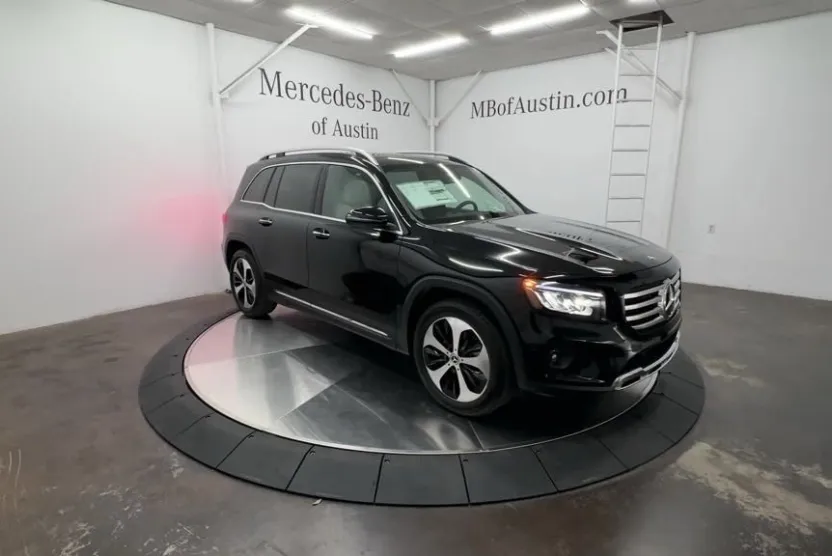 2025 Mercedes Benz GLB 250 photo 1