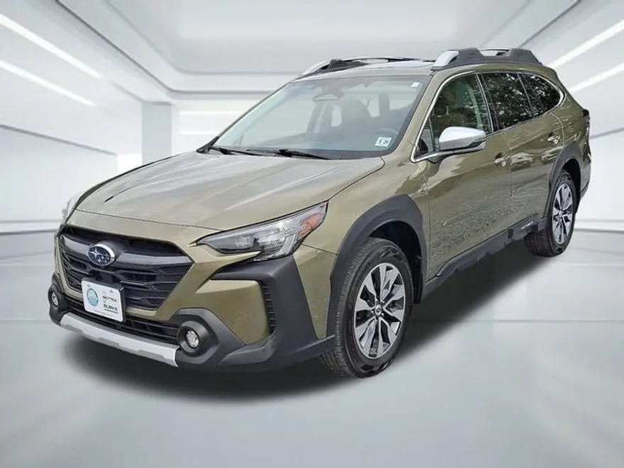 2023 Subaru Outback Touring XT photo 1