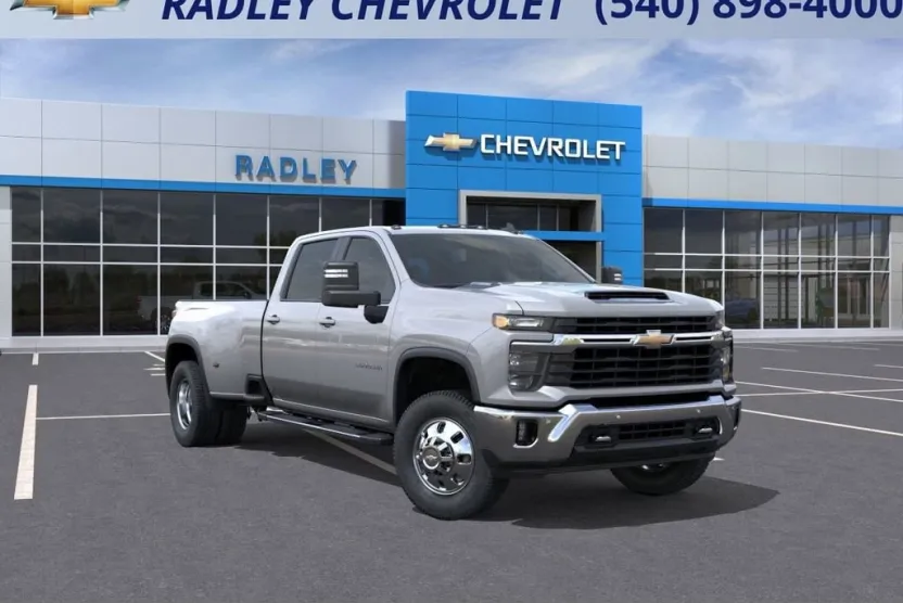 2025 Chevrolet Silverado 3500HD LT photo 1