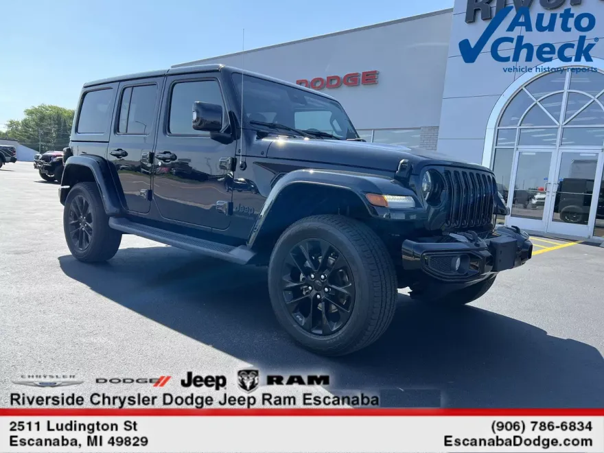 2023 Jeep Wrangler Sahara photo 1