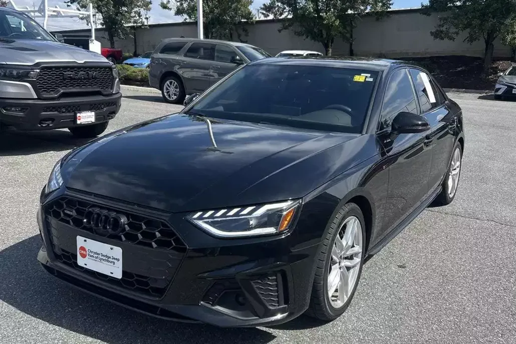 2023 Audi A4 S line Quattro Premium Plus photo 1