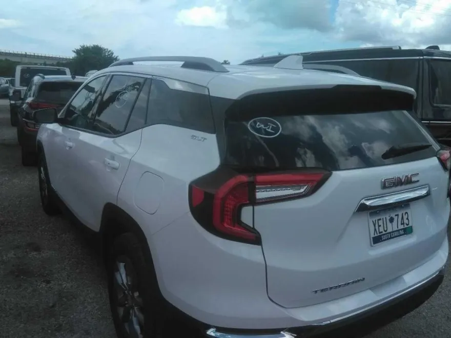 2024 Gmc Terrain SLT photo 1